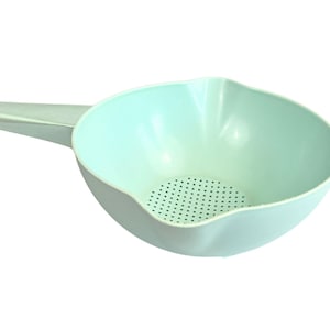 Vintage Tupperware Colander or Strainer- pastel blue/mint green, 2 quart, #1523, footed, handle- collectible, retro, kitchen, cooking, drain