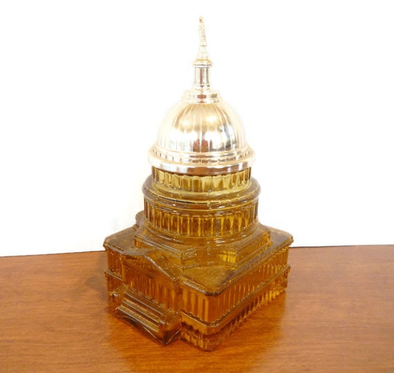 Vintage Avon for Men The Capitol Tribute After Shave amber, gold, glass 1970s decanter, capital, Washington DC, political, in box Vintage Avon for Men The Capitol Tribute After Shave amber, gold, glass 1970s decanter, capital, Washington DC, political, in box