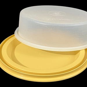 Vintage Tupperware 9&quot; Pie Taker, Lid, NO Handle - #719, #720, harvest gold, sheer, 1970s - container, pie carrier, cupcakes, cookie storage