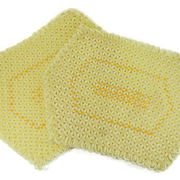 Vintage Pair of Yellow Placemats - hexagon, knit, yarn, 1960s, 12"x16" -  handmade, bright, sunny, orange, table linen, home kitchen decor
