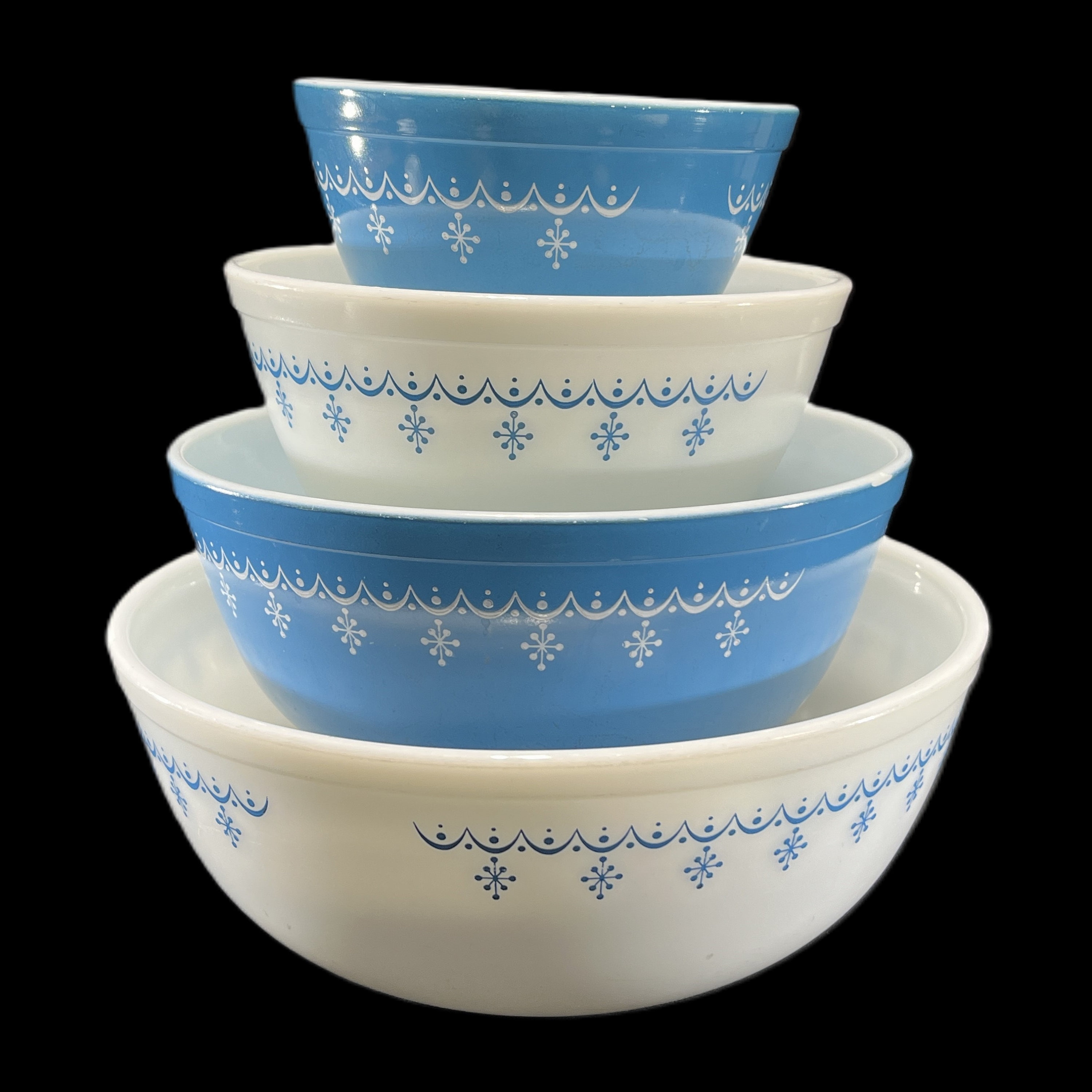 Vintage Pyrex Snowflake Garland Mixing Bowl - Set of 4, #401-404