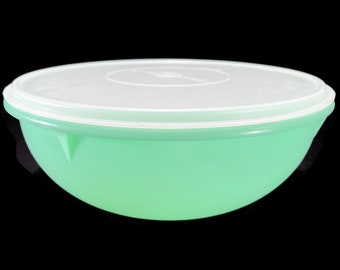 Vintage Tupperware Fix-N-Mix Bowl, Lid- green, sheer, very large, 1970s, #274, #224- 26 cup, mixing bowl, salad bowl, picnic, serving, party