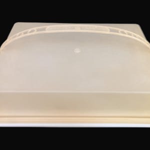 Vintage Tupperware Fresh-N-Fancy Rectangular Cake Carrier, Cariolier Handle - 622, white tray, sheer lid & handle - cupcakes, sheet cake