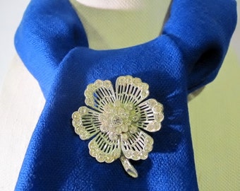 Vintage Rhinestone Flower Brooch Pin - clear, silver-tone - antique - retro, costume jewelry, filigree, ornate, delicate, classic