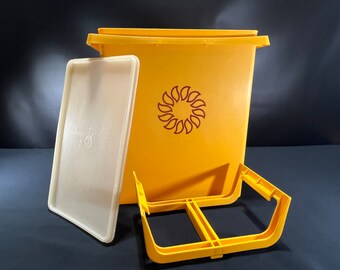 Vintage Tupperware Large Carry All Tote Container, Lid, Handle