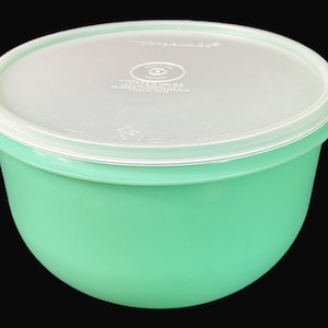 Vintage Tupperware Super Crisp-It Large Lettuce Keeper - #1424, jadite green, sheer, NO spike - salad, crisper, fridge, kitchen, flat lid