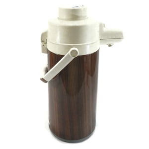 Vintage Air Pot - Universal Ind., carafe, thermos, air pump, 2 qt, 1970s - plastic, serving, hot or cold beverage, picnic, beach, sports