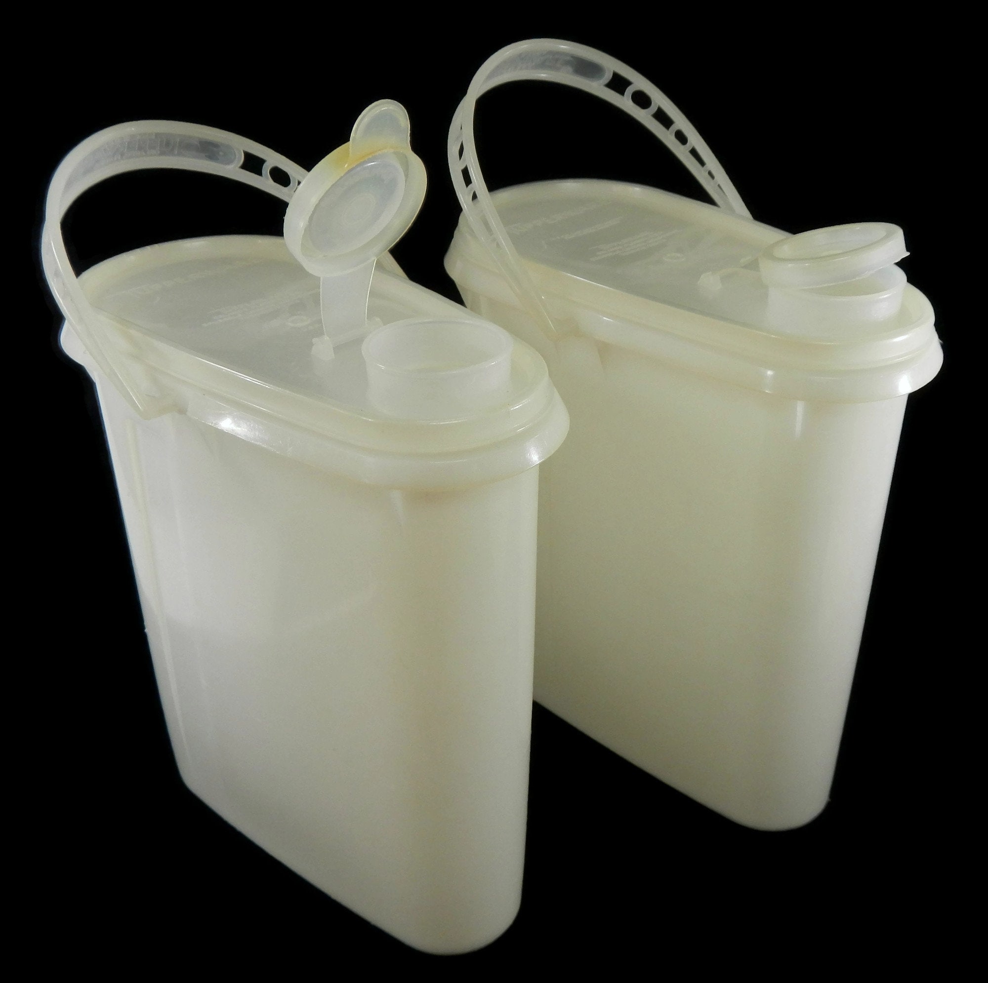 Tupperware® Heritage 2-piece Pitcher Set with Lids - 21036626