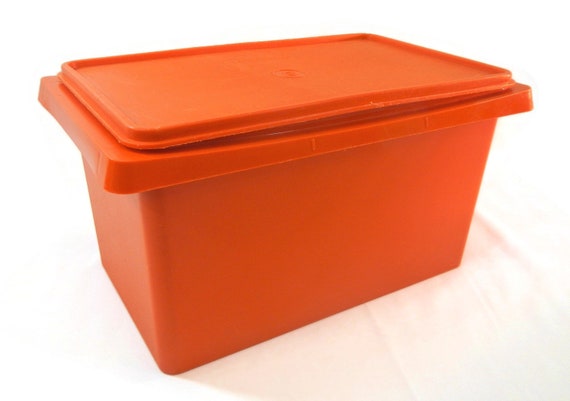 Vintage Tupperware Cake/Cookie Storage Container Red Cover (11x7x2