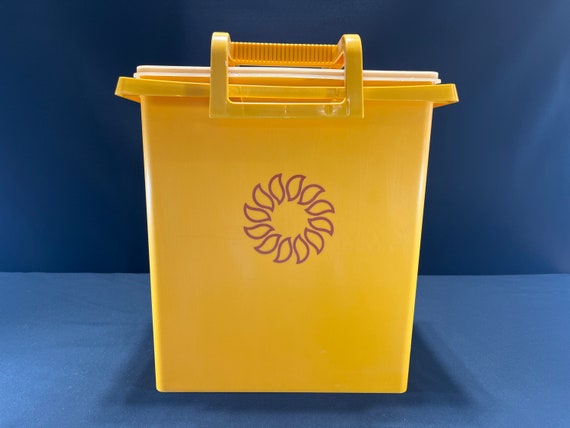 Vintage Tupperware Large Carry All Tote Container, Lid, Handle