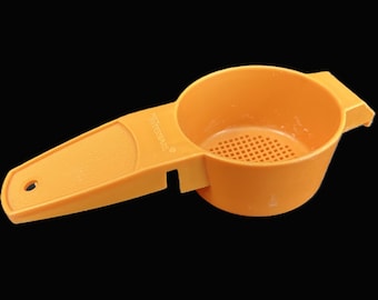 Vintage Tupperware Mini Sifter or Strainer - pumpkin orange, #879, with notch, hole for hanging - retro kitchen utensil, gadget, food prep