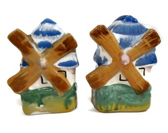 Vintage Windmill Salt & Pepper Shakers - 1950s, blue, brown, cork stoppers - collectible, collector, kitchen decor, country, kitsch, Japan