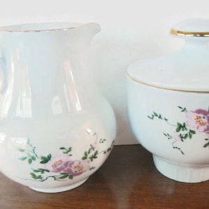 Vintage Creamer and Sugar - Henneberg Porzellan 1777 - made in German Democratic Republic - collectible, china, porcelain, serving, floral
