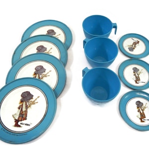 Vintage Holly Hobbie Toy Plates, Cups - 1974, American Greetings - metal dishes, plastic cups, children&#39;s plates, make believe, collectible