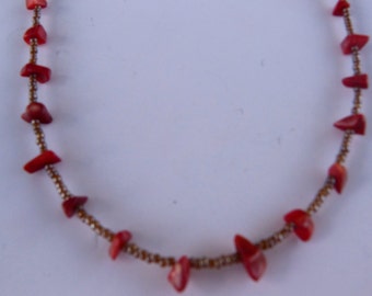Semilla de ámbar perlas con Chips rojo / hecho a mano collar de ámbar y rojo Chips