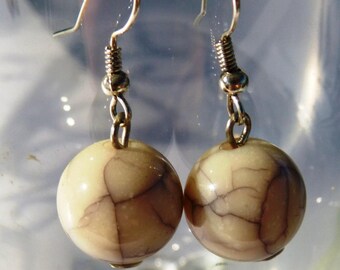 Boucles d'oreilles en pierre craquelée