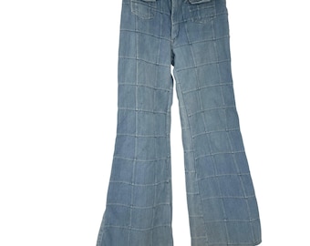 Jeans de mezclilla estilo patchwork Y2K, tiro medio, acampanados, bajo sin rematar, tallas 26 y 27, estilo vintage.