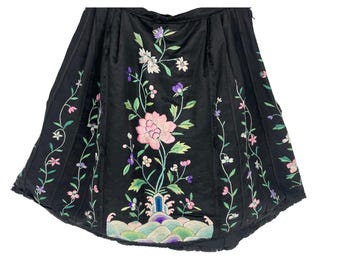 Vintage 1950s Black Silk Hand Embroidered Skirt Chinoiserie Floral Pagoda XS S
