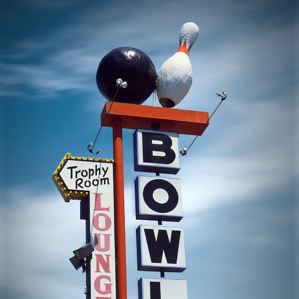 Bowling | Retro Roadside Bowling Ally Bar Lounge | Vintage Neon Sign | Restaurant Décor | Hotel Décor