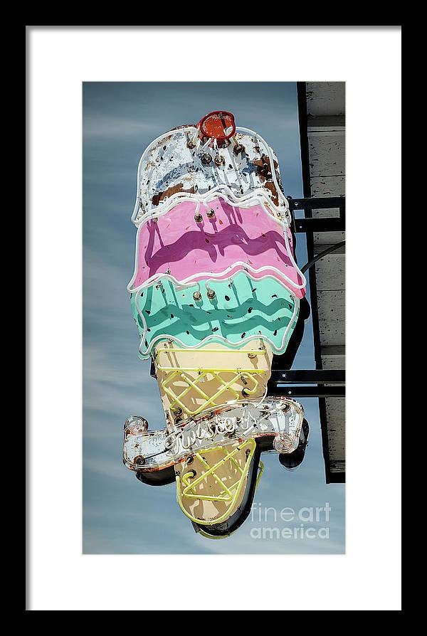 Twisters Ice Cream Bar Retro Roadside Diner Restaurant Vintage Neon Advertising Sign Restaurant