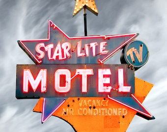 Star Lite Motel Neon Sign: Retro Roadside Americana Decor