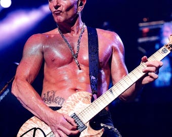 Def Leppar, Phil Collen, signed autographs Reprint (copy) 8x10 print