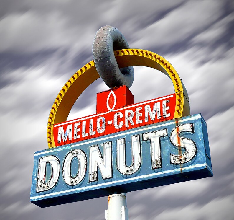 Mello Creme Donuts | Retro Roadside Diner Restaurant | Vintage Neon ...