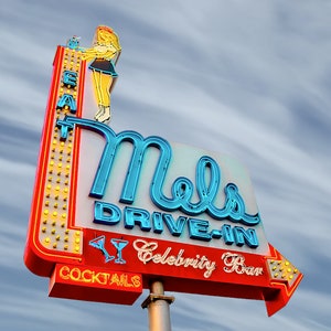 Mels Drive In | Bar Retro Roadside Diner Restaurant | Vintage Neon Advertising Sign | Restaurant Décor | Hotel Décor