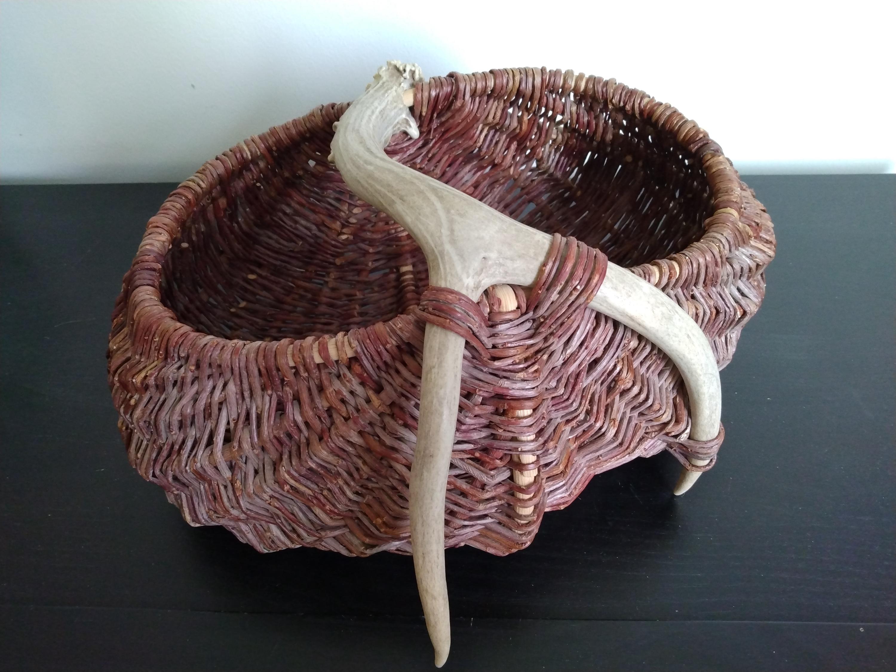 洋書 ANTLER BASKETS DAXSAVAGE.COM - Custom Deer Antler Basket A31 - bone-white/small