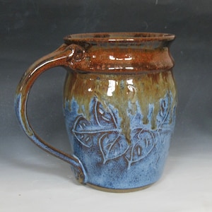 Leaf Mug - Round blue/red