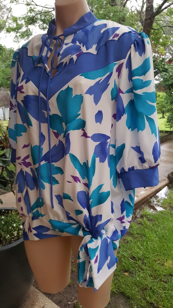 Vintage ** 80's ** Bright ** Tie At Neck ** Tie Wa