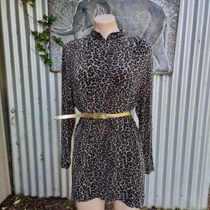 Vintage ** 90s ** Peer Gynt ** Leopard ** Animal Print ** Slinky ** High Neck ** Long Line ** Top ** M/L ** Oversized