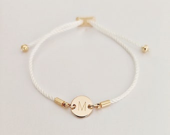 bracelet initial, bijoux personnalisés, bijoux personnalisés, cadeau de Saint Valentin pour elle, cadeau pour lui, cadeau de couple, bracelet à breloques, cadeaux gravés