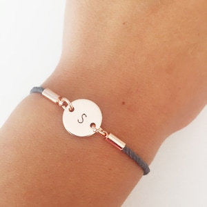 Pulseira inicial personalizada, Presente de letra personalizada, Pulseira minimalista para ela, Melhor presente para amiga, Presente de pulseira de casal, Presente de namorada