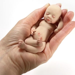 Solidna silikonowa miniaturowa śpiąca dziewczynka Lola 4,6&quot;