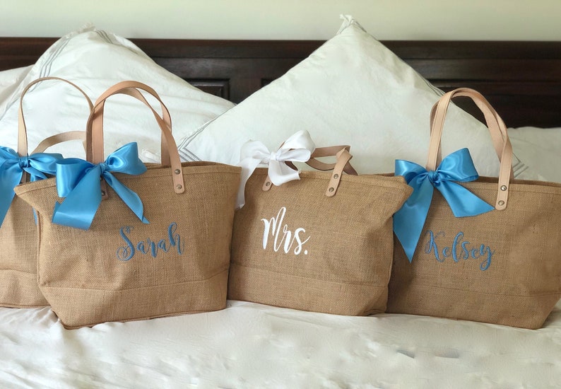 Set of 4 Monogrammed Jute Burlap Tote Bag Personalized Natural Jute Tote Bag Bridesmaid or Wedding Party Gift Light Blue Rose Blush Navy