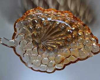 Federal Glass Company, Amber Vintage Glass, Amber Glass Collectibles, Grape Cluster Dish, Mid Century Dish, Vintage Candy Dish, Trinket