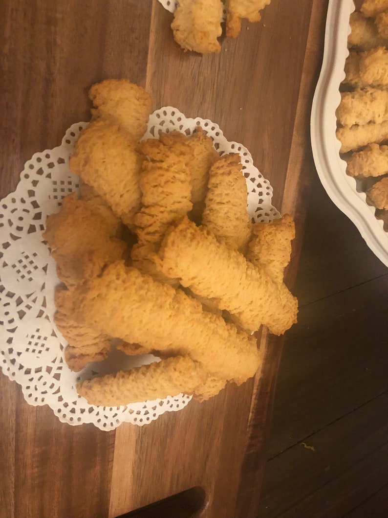 1 pound of Egyptian Eid cookies/Nashader Cookie, 36 pieces about بسكويت العيد / بسكويت النشادر image 2