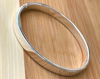 Solid Silver Bangle, Chunky Silver Bracelet for Women, Hinged Bracelet, Oval Bangle Silver, Small Wrist Bangle, Plain Silver Bangle Gift