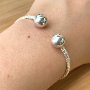 アクセサリー Italy 925 balls cuff bangle Italian Designer Silver, Gorgeous Flexible Open Cuff Bangle