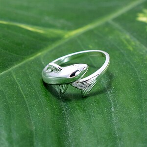 Silver Dolphin Ring, Dolphin Ring Sterling Silver, Animal Jewel, Minimalist Ring, Dainty Ring, Gift for Best Friend, Summer Ring, Gift Idea