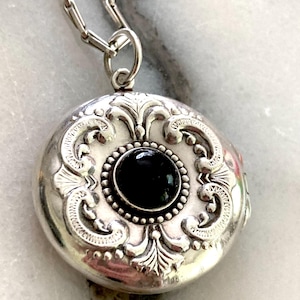 Onyx locket, Vintage Sterling Silver Locket, sterling silver locket, 925 locket, repousse locket, Victorian Locket, art nouveau locket