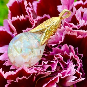 10K Opal Pendant,Lightbulb Pendant,Flower Pendant,10K SOLID GOLD Pendant,Victorian gold pendant,vintage pendant,antique pendant, Pear,Tear