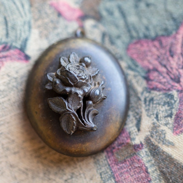 Antique Gutta Percha Rose Locket, Carved Rose Engraved Locket, Civil War Memorabilia, Mourning Jewelry, Mourning Locket, Antique Gift