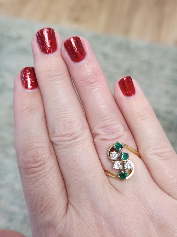 Elegant Emerald and Diamond Cluster Bypass Swirl … - image 11