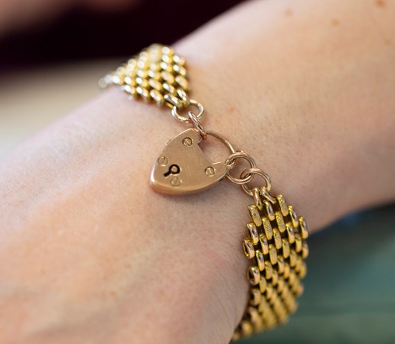 Victorian Heart Padlock Gate Link Bracelet in 9k … - image 10