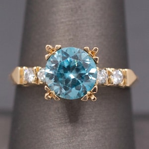 Vintage 1940s Blue Zircon and Diamond Ring in 14k Yellow Gold