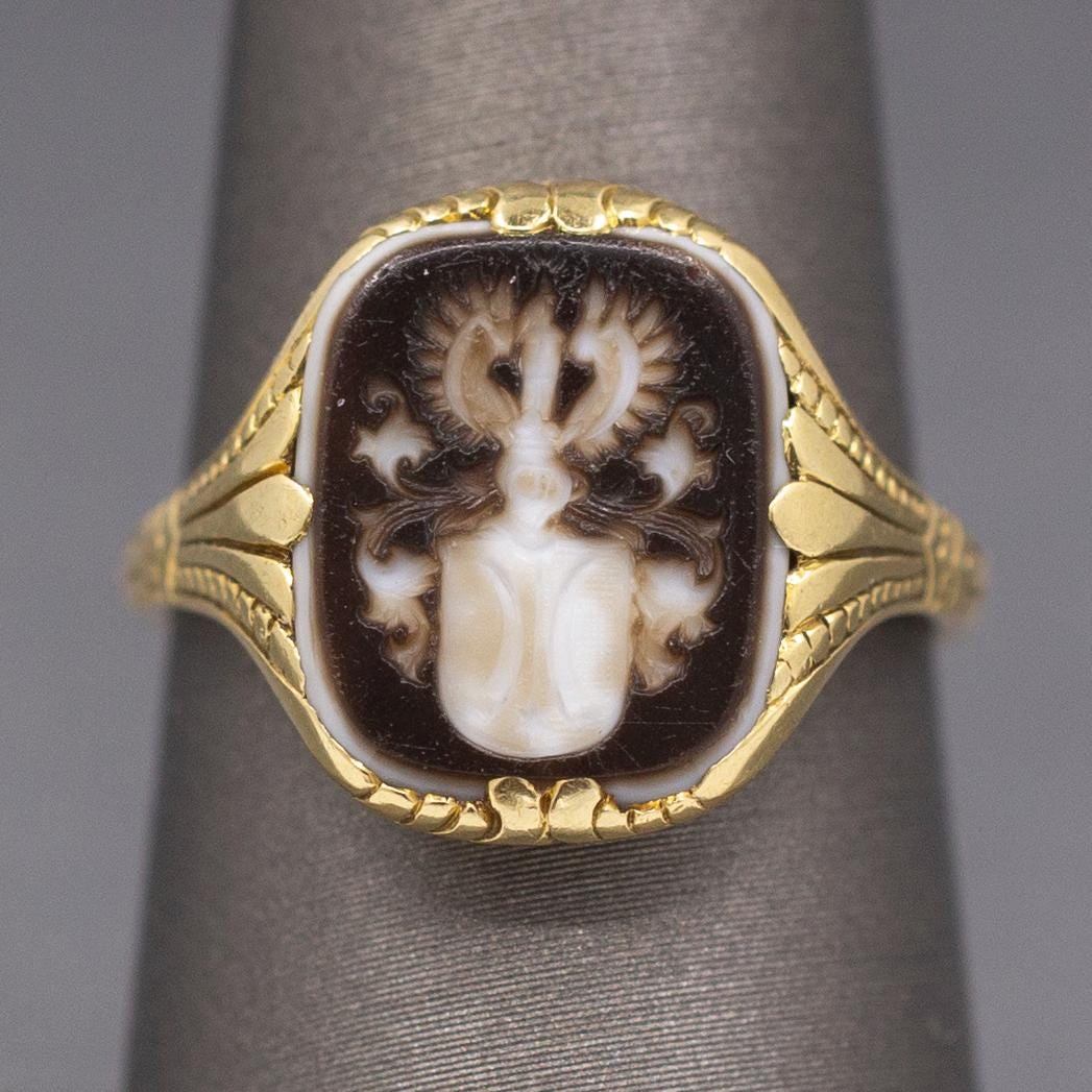 Antique Victorian Hand Carved Hardstone Crest Signet Ring in 14k Yellow Gold