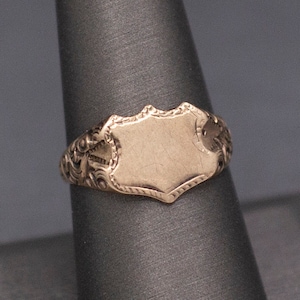 Wonderful Antique Victorian Shield Blank Signet Ring in 14k Gold