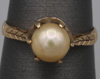 Antique Victorian Engraved Pearl Solitaire Ring in 10k Yellow Gold